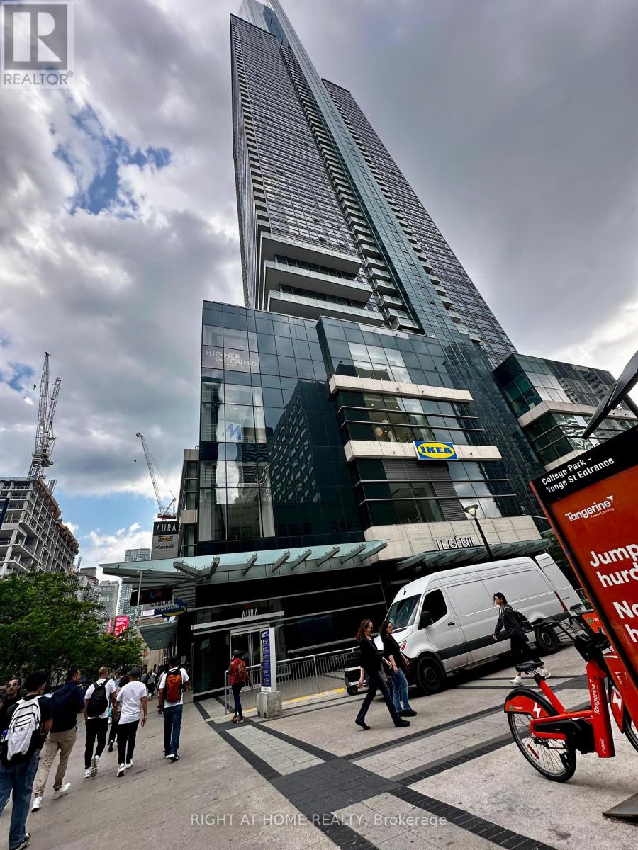 40 – 384 YONGE STREET