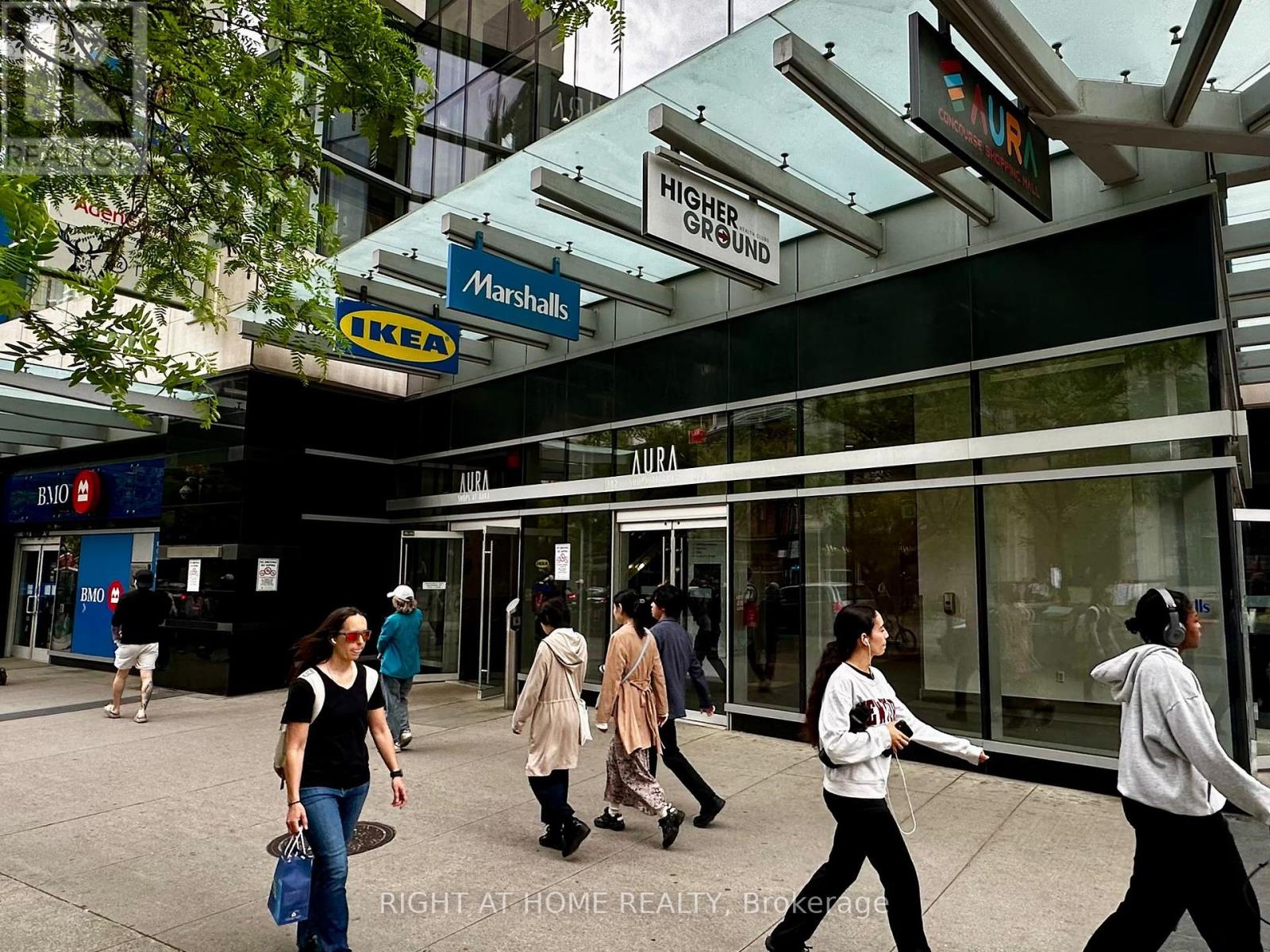 40 – 384 YONGE STREET