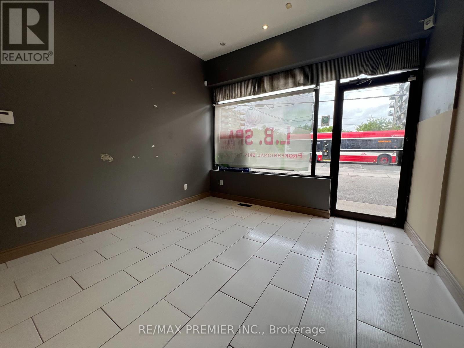 #1 – 879 SHEPPARD AVENUE W