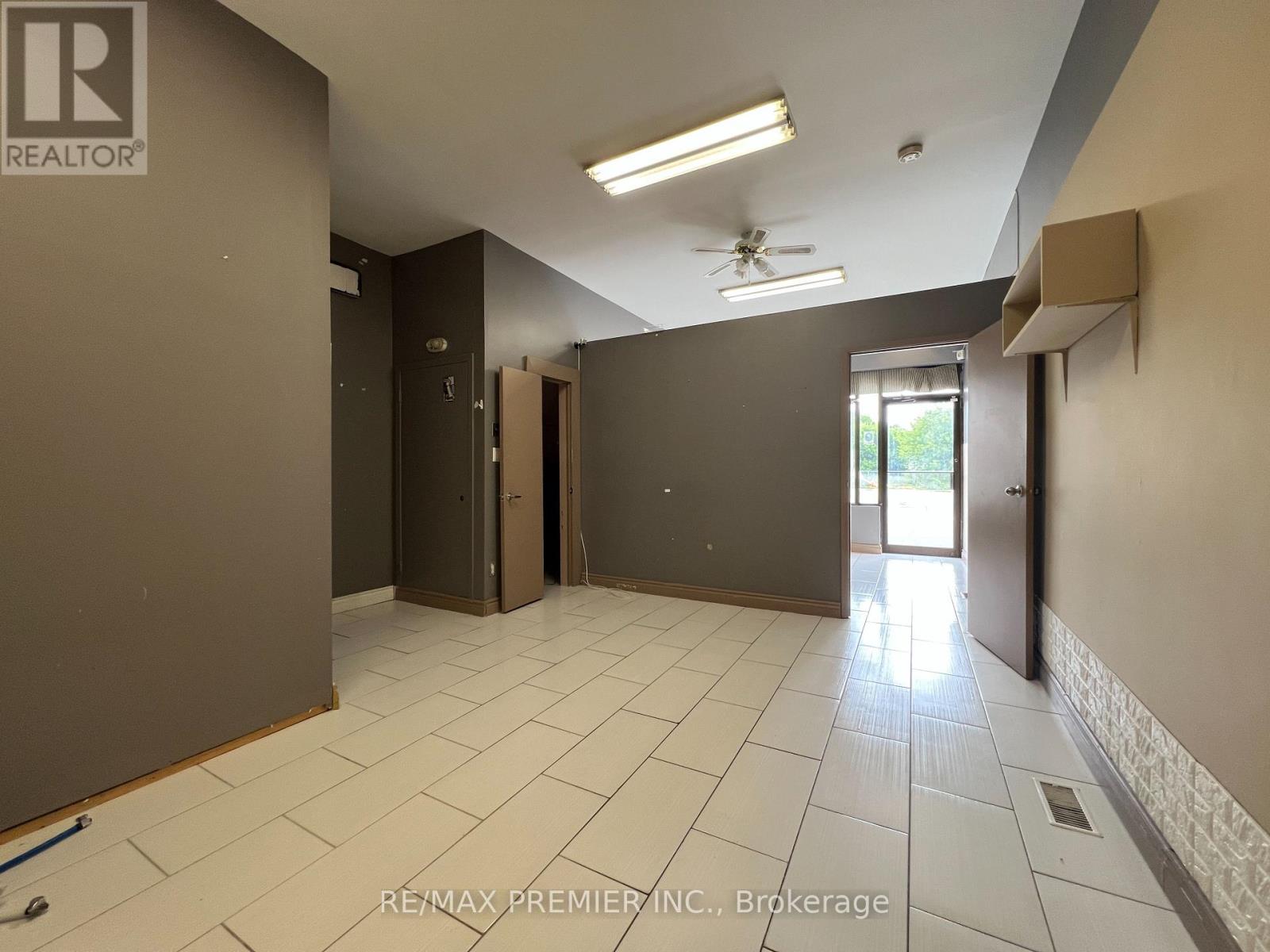 #1 – 879 SHEPPARD AVENUE W