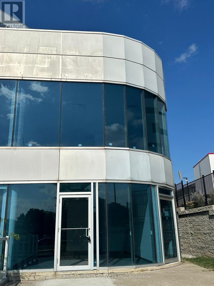 104 – 105 GORDON BAKER ROAD