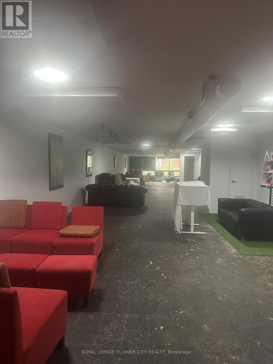 2ND FLOOR – 329 SPADINA AVENUE