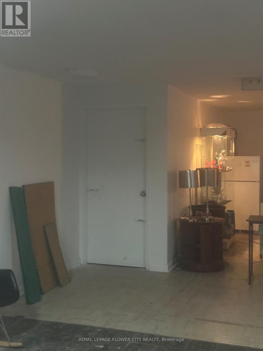 2ND FLOOR – 329 SPADINA AVENUE