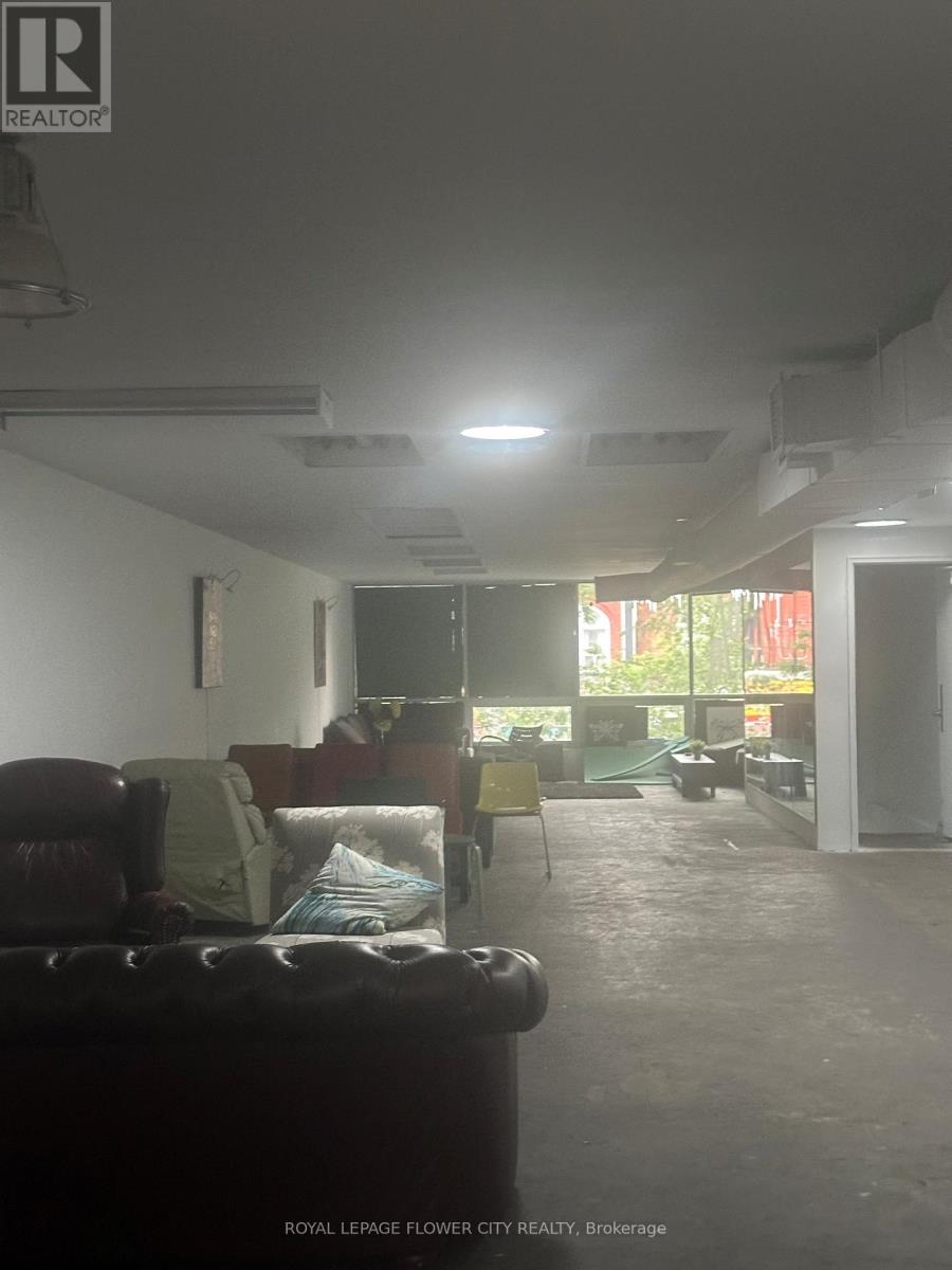 2ND FLOOR – 329 SPADINA AVENUE