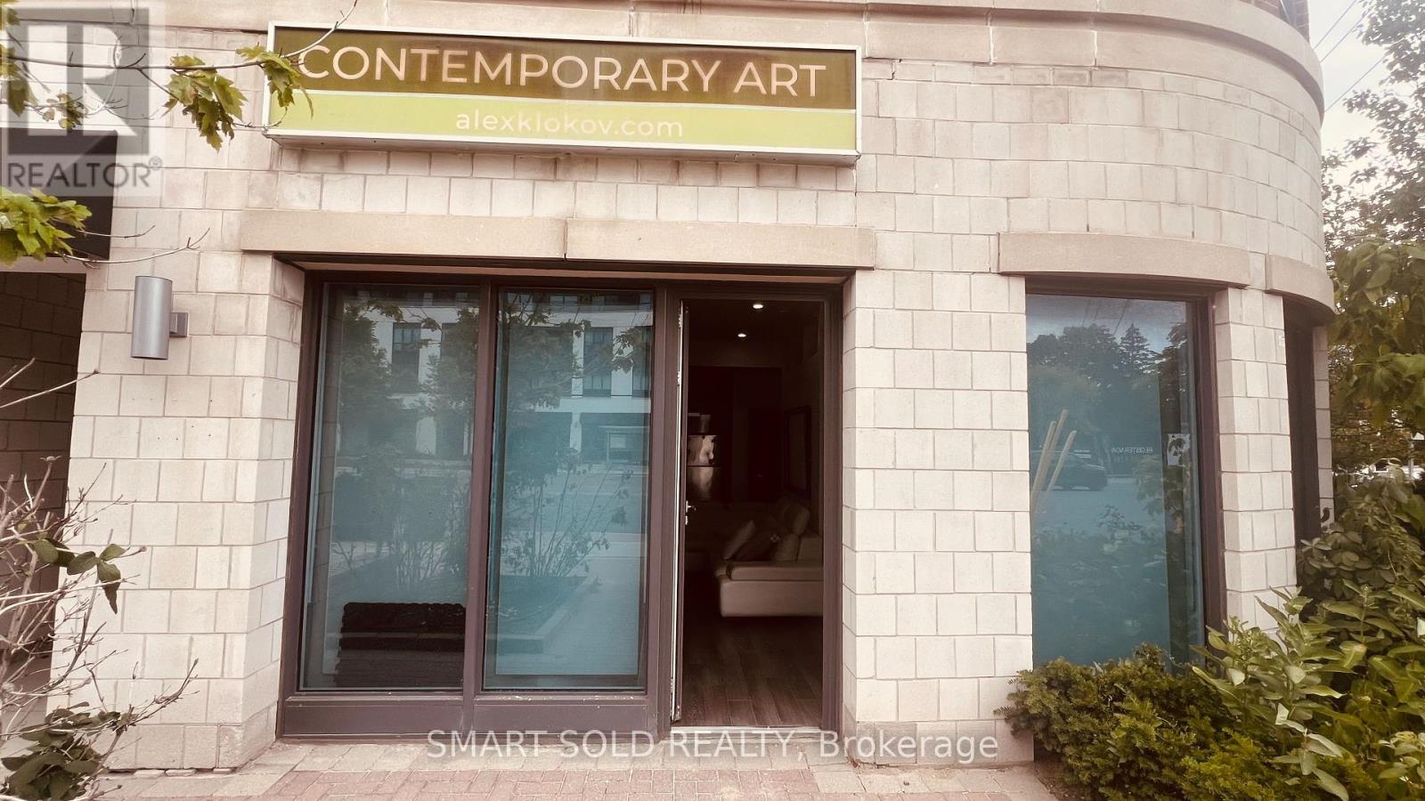 4 – 722 SHEPPARD AVENUE W