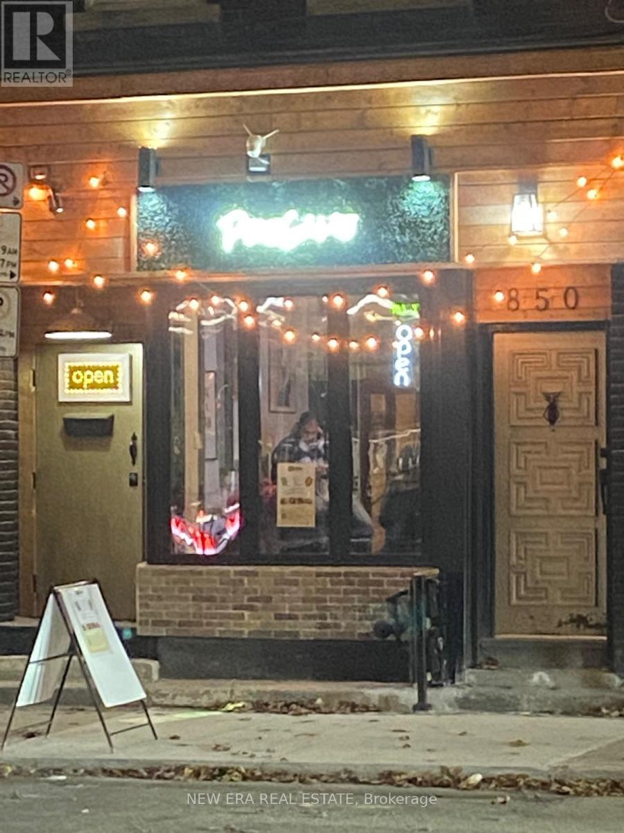 850 BATHURST STREET