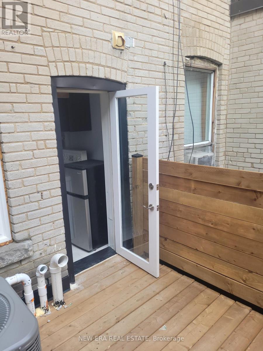 850 BATHURST STREET