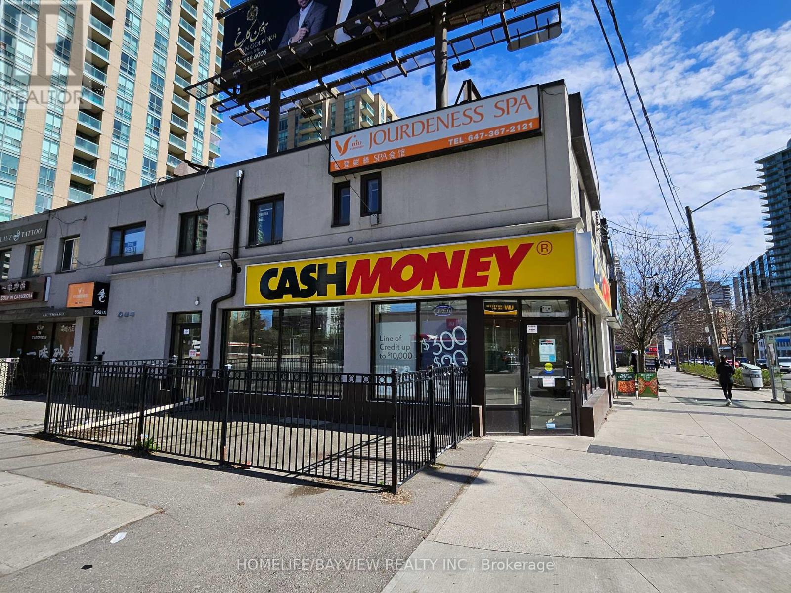 5587 YONGE STREET
