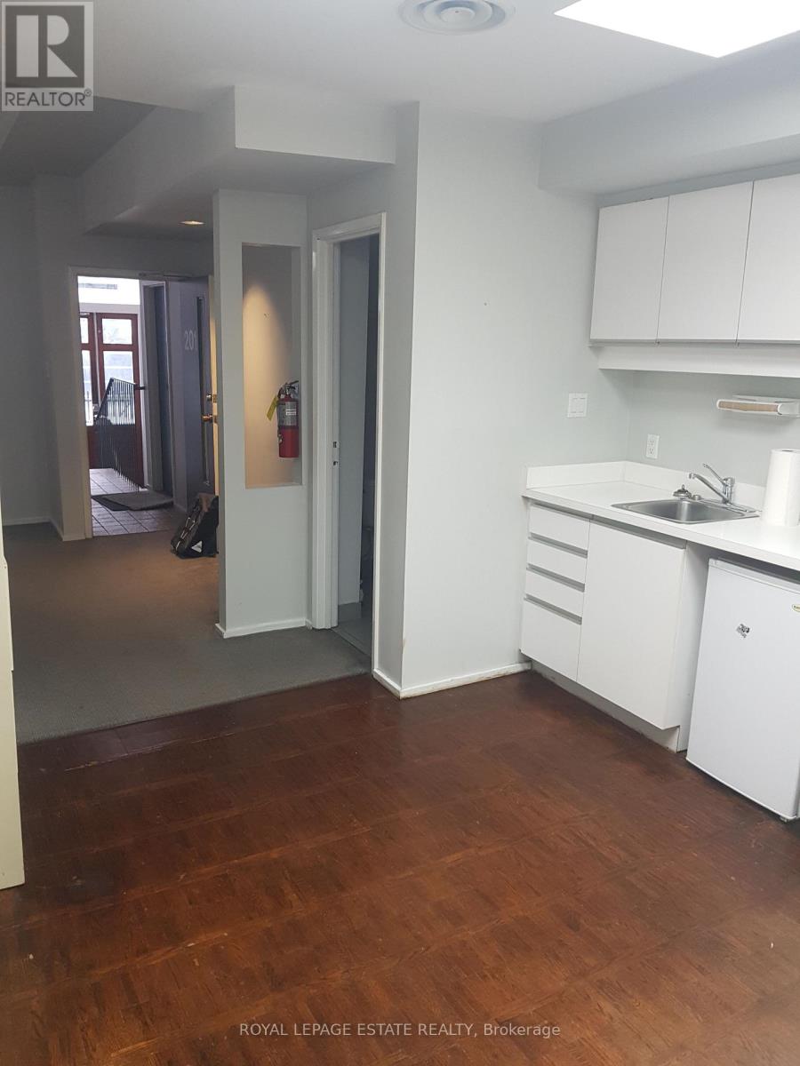 LOWER LEVEL – 238 GERRARD STREET E