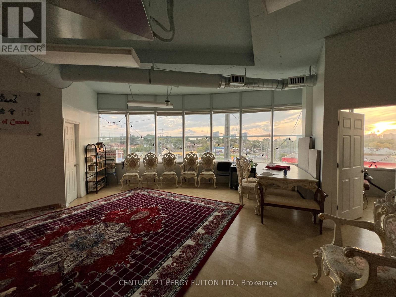 367A&B – 4438 SHEPPARD AVENUE E