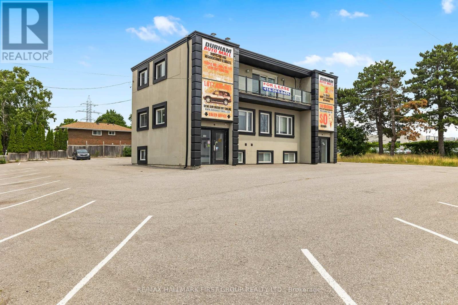2 – 1400 DUNDAS STREET E