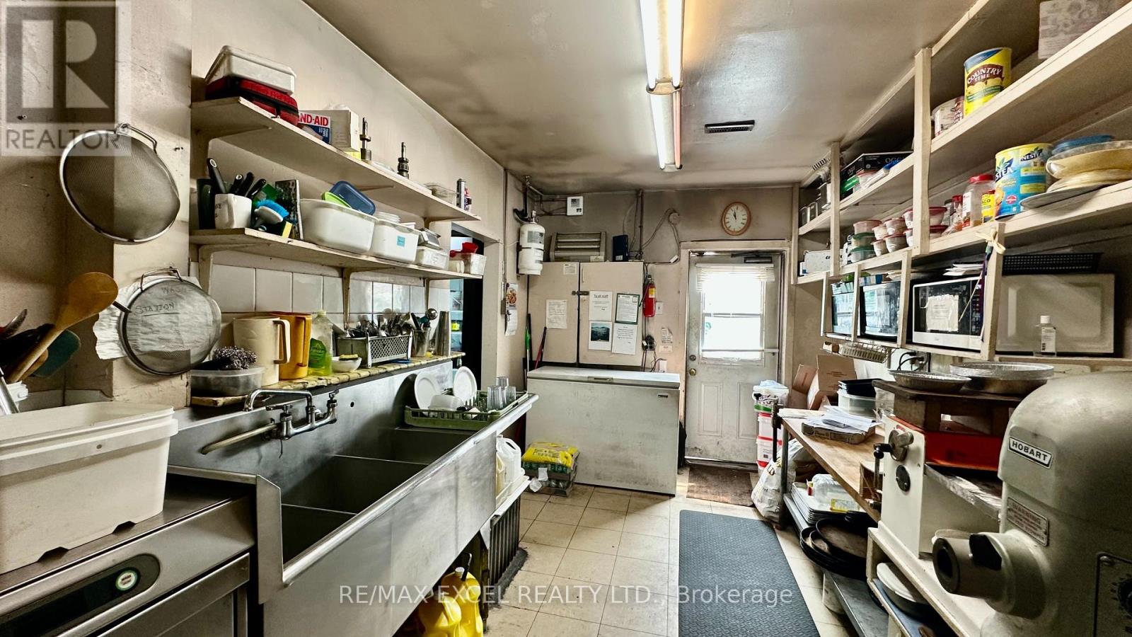 93 WINCHESTER ROAD E
