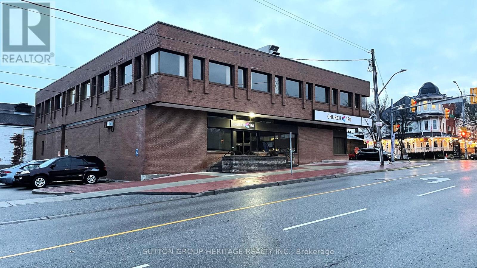 202 – 185 BROCK STREET N