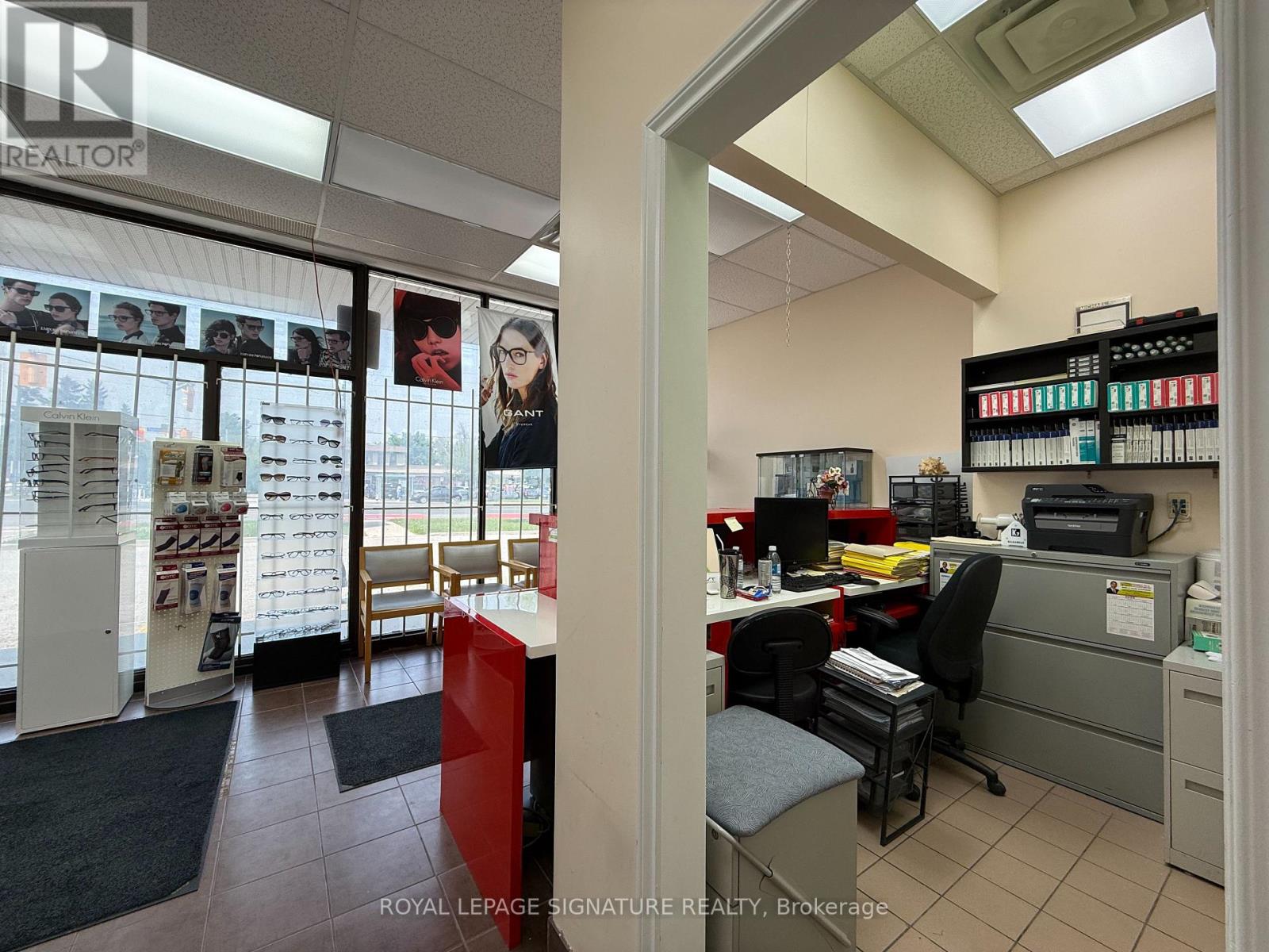 3 – 3155 EGLINTON AVENUE E