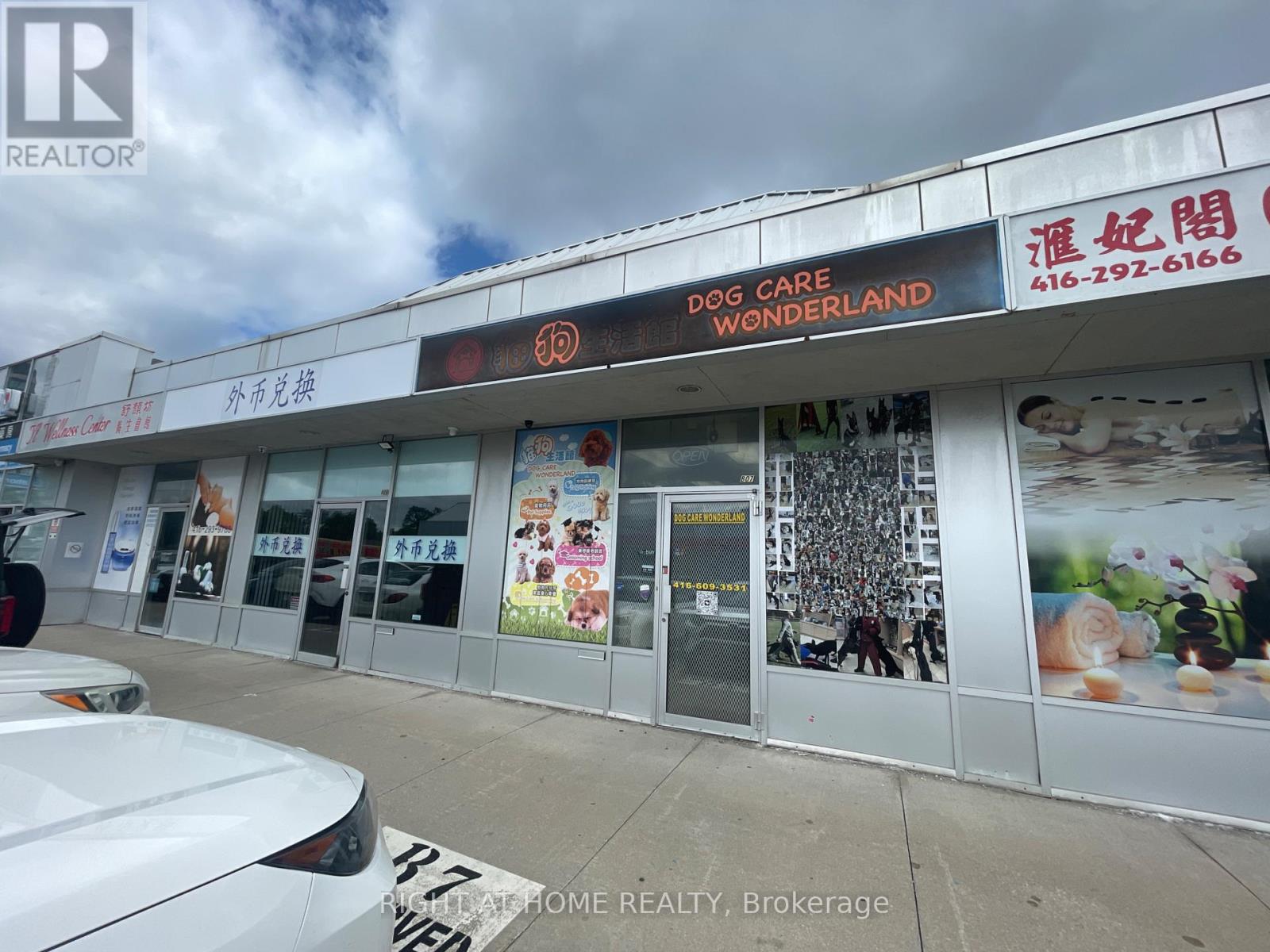 B07 – 4779 STEELES AVENUE E