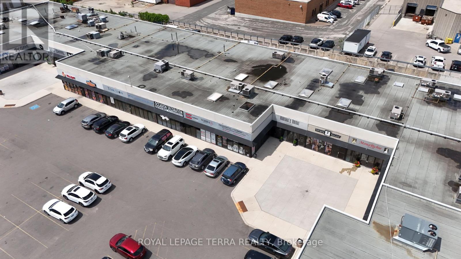 11 & 12 – 4040 STEELES AVENUE W