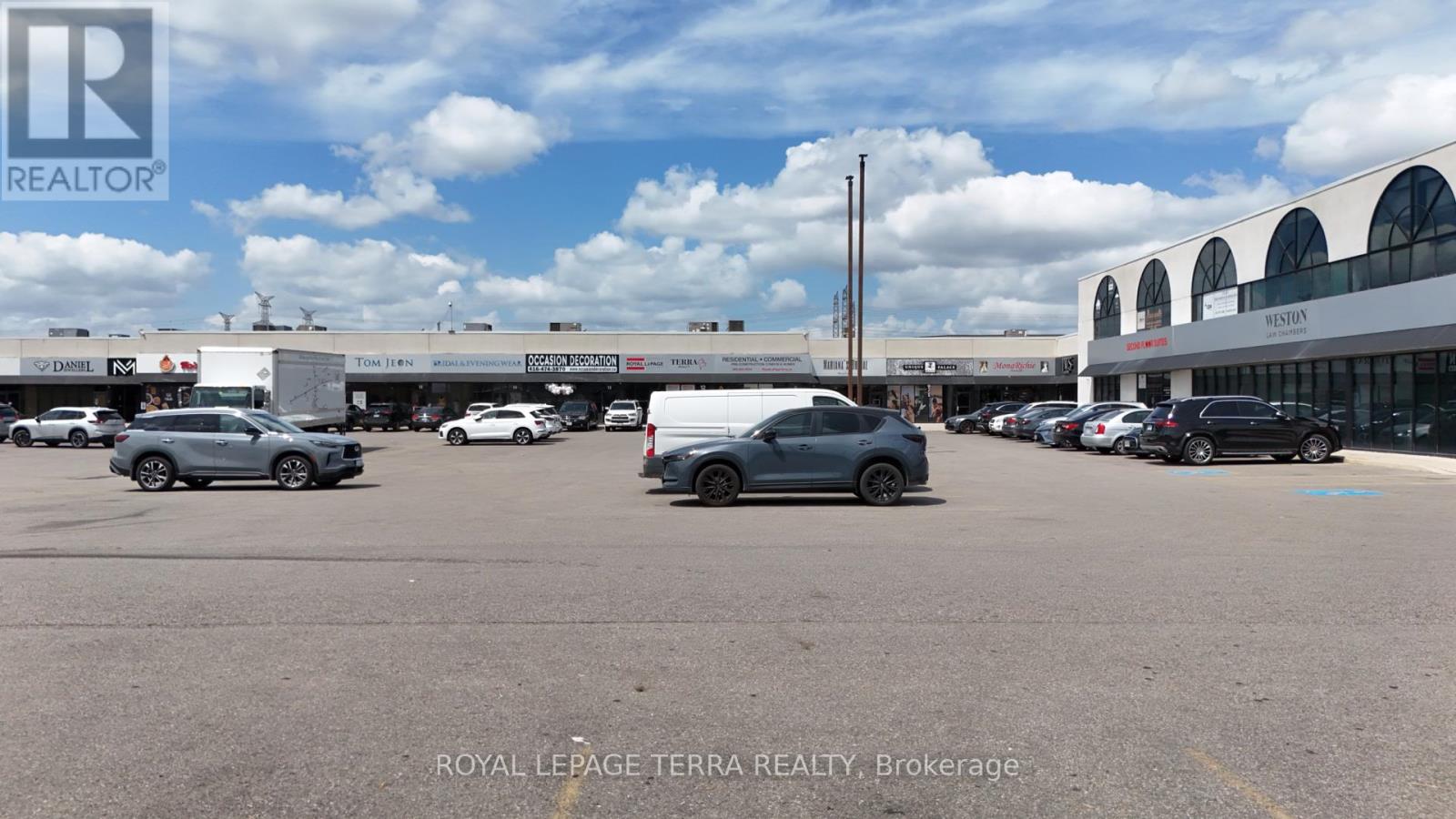 11 & 12 – 4040 STEELES AVENUE W