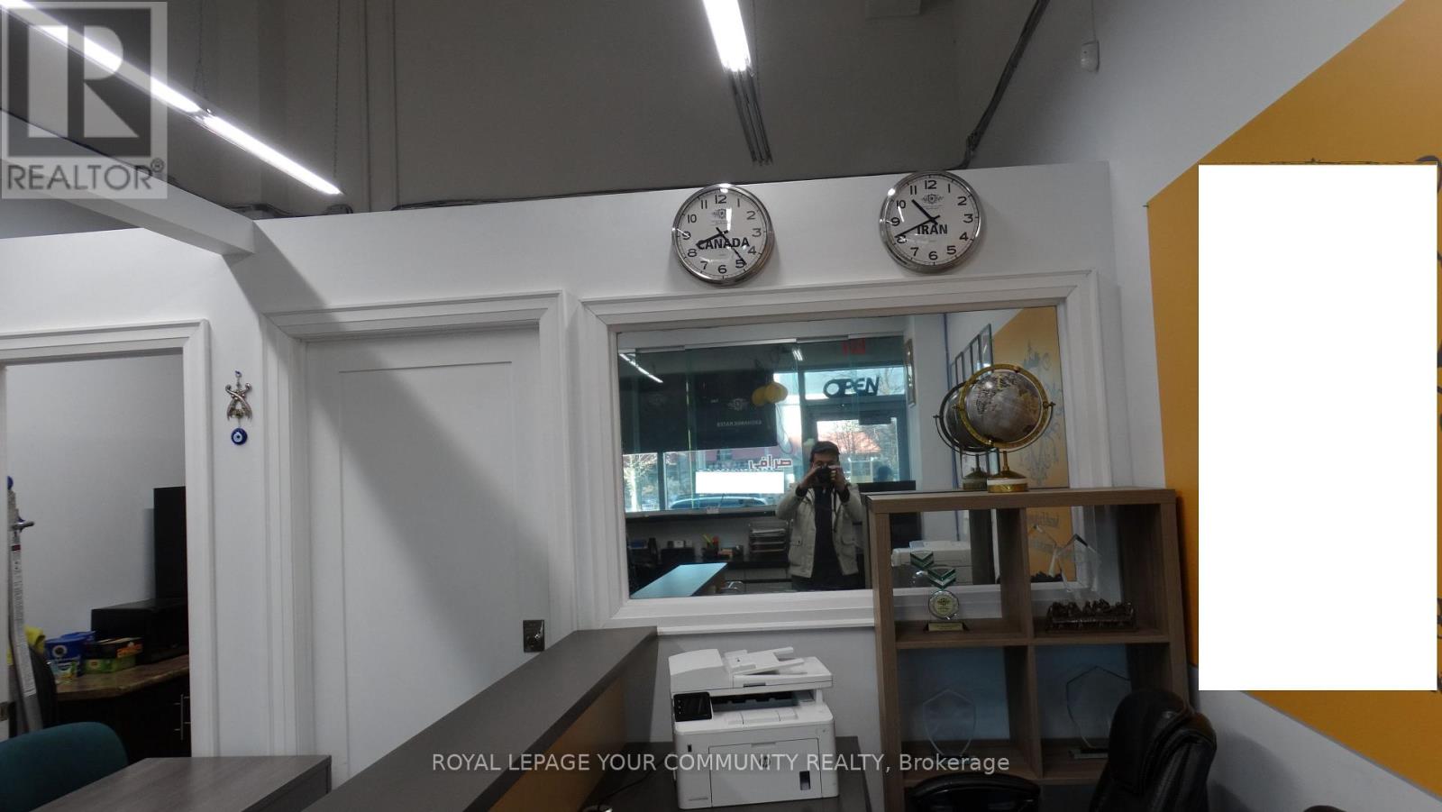 4 – 7181 YONGE STREET