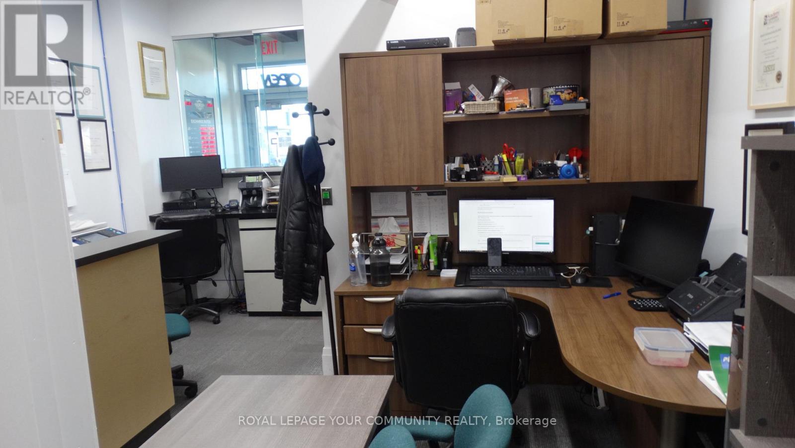 4 – 7181 YONGE STREET