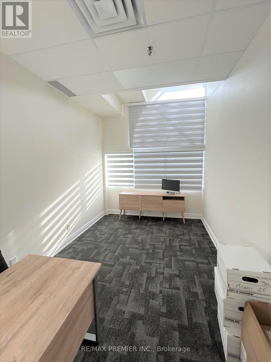 205 – 4040 STEELES AVENUE W