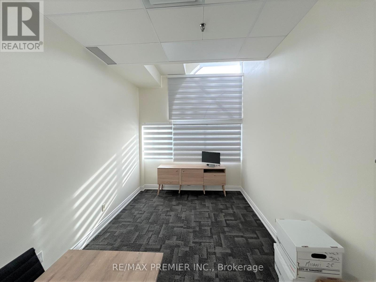 205 – 4040 STEELES AVENUE W