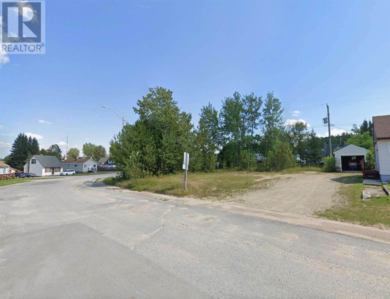 8 Wenonah DR