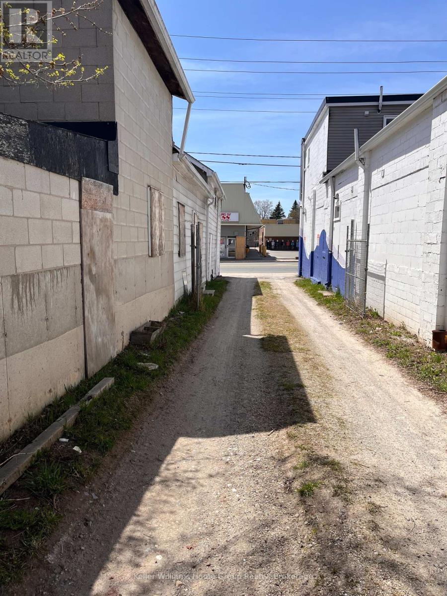 5 MAIN STREET N