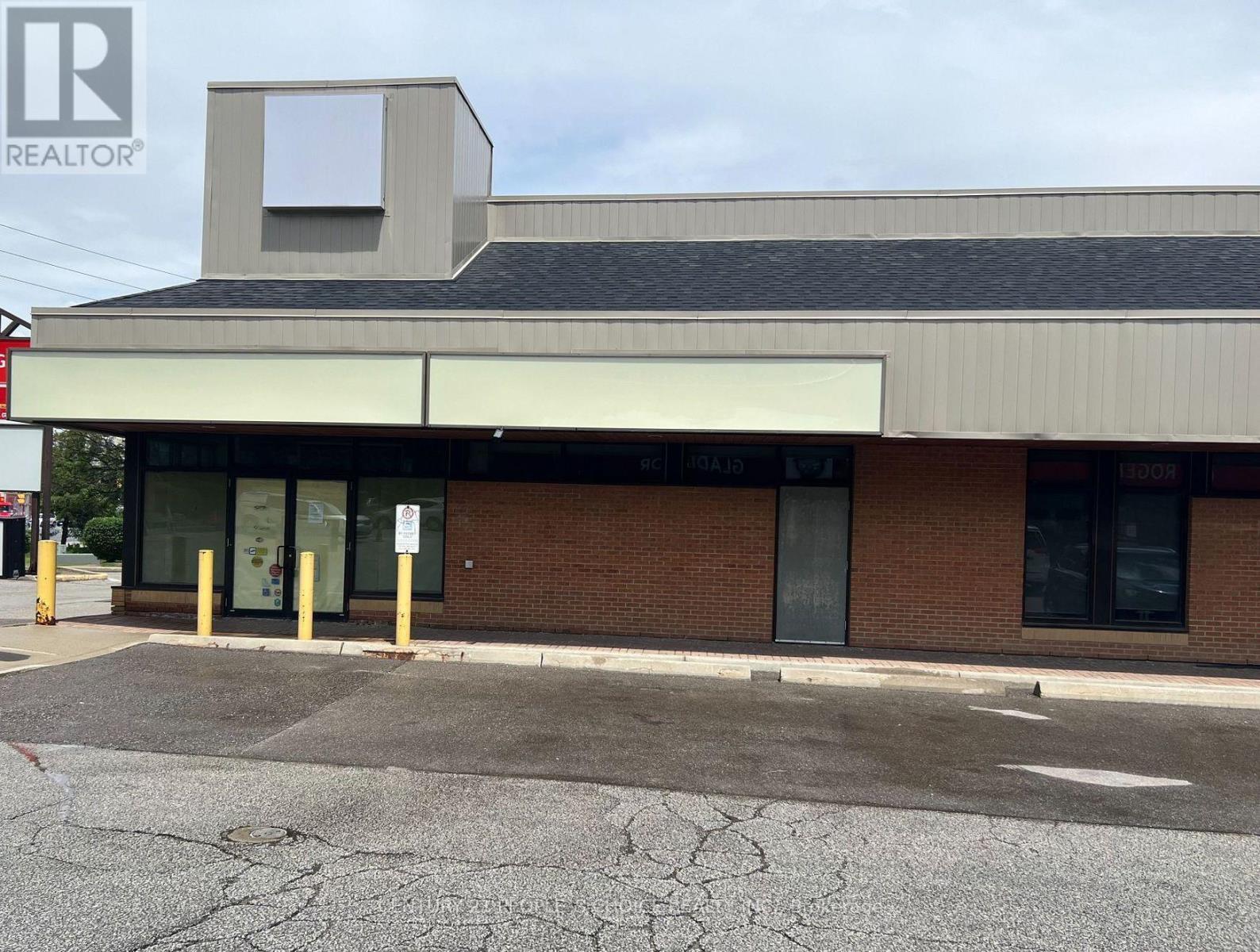 UNIT 1 – 16 LISA STREET