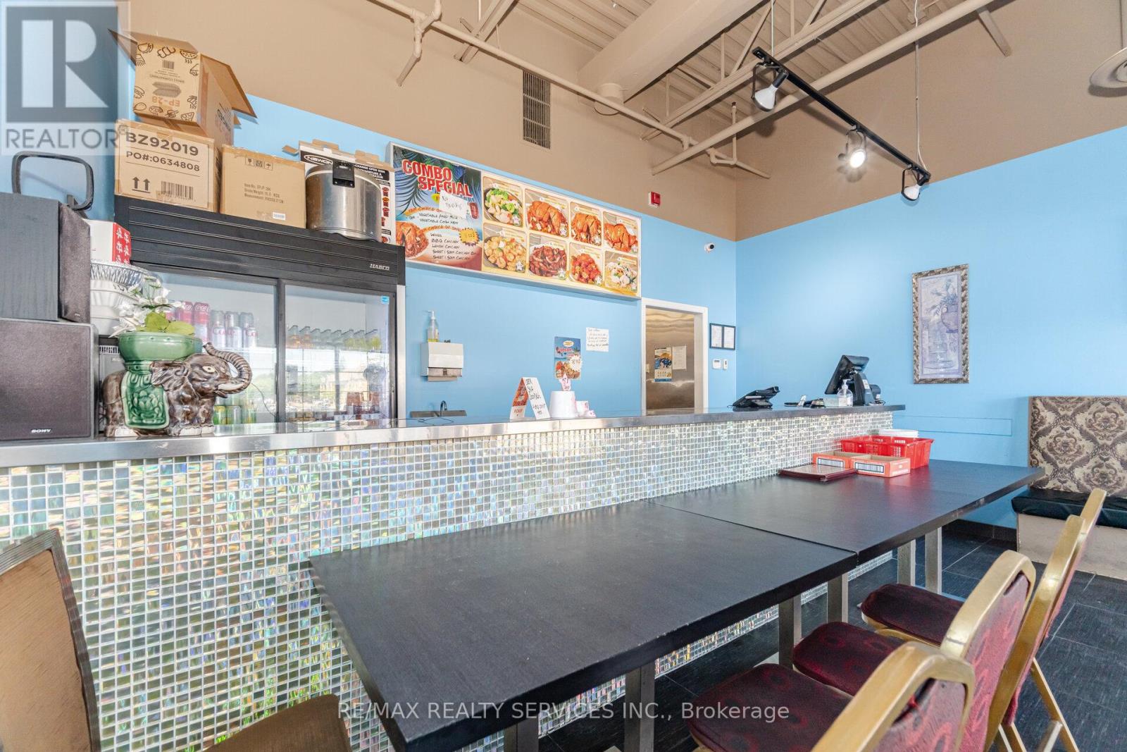 8A – 180 SANDALWOOD PARKWAY E