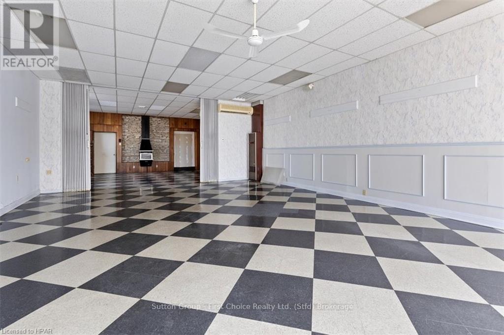 95 QUEEN STREET E