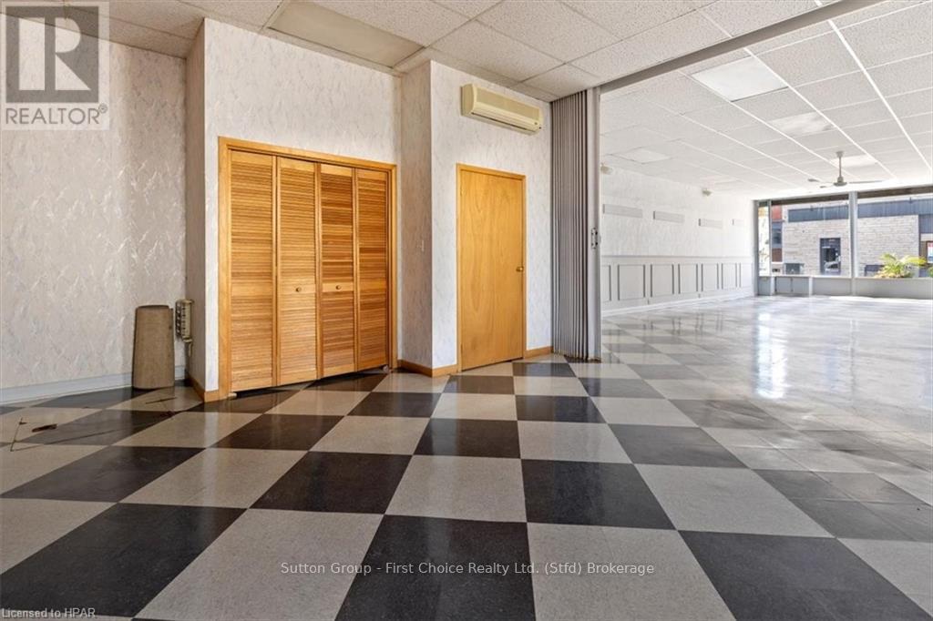 95 QUEEN STREET E
