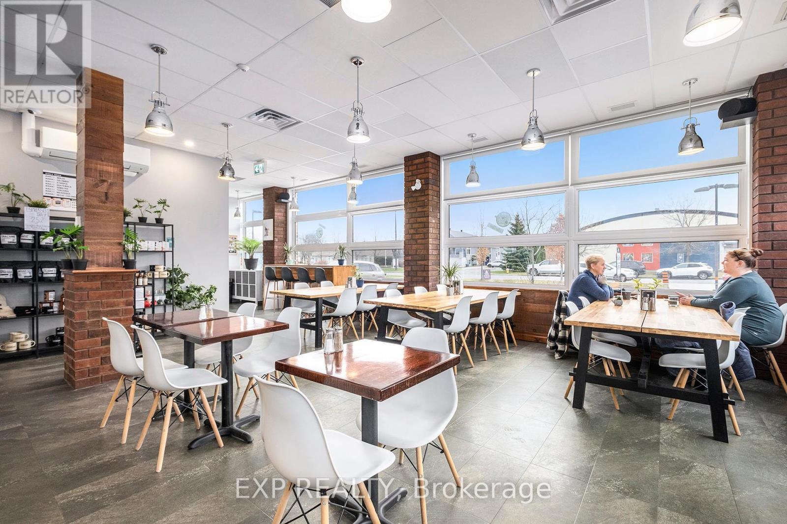 511 LACOLLE WAY