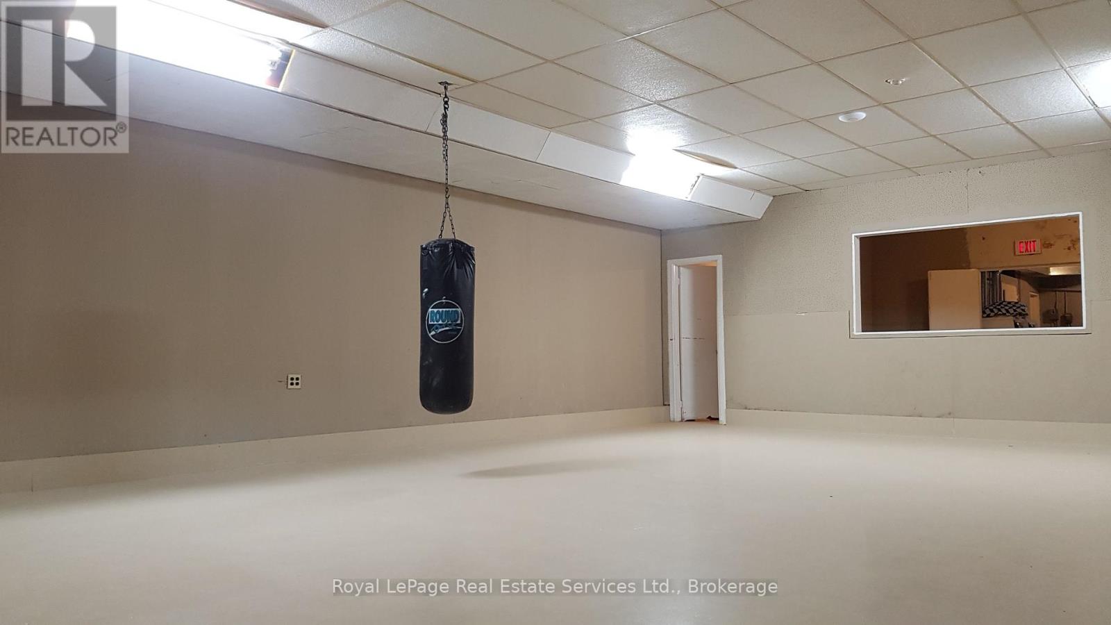 B01 – 2998 TECUMSEH ROAD E