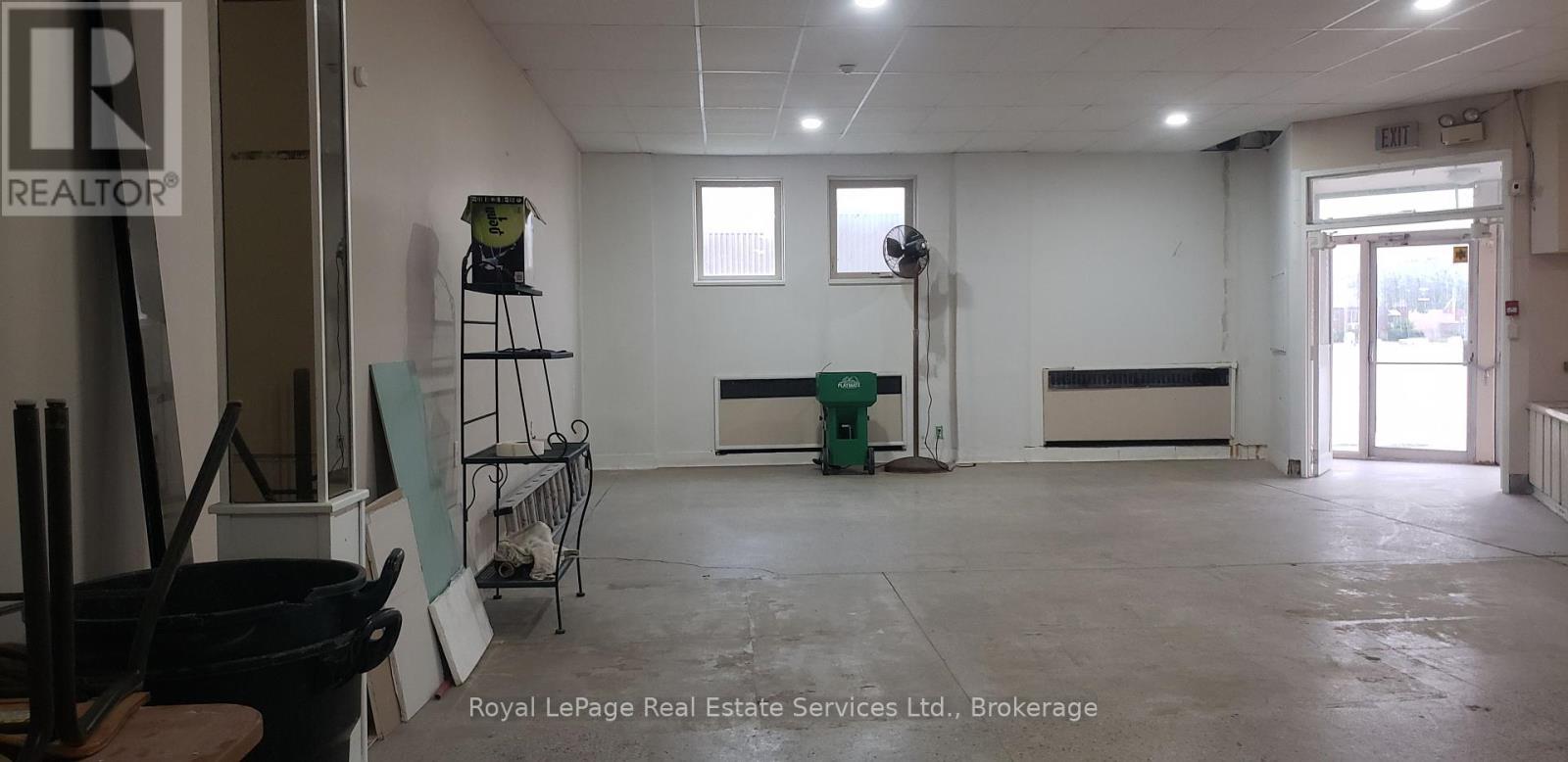 B01 – 2998 TECUMSEH ROAD E