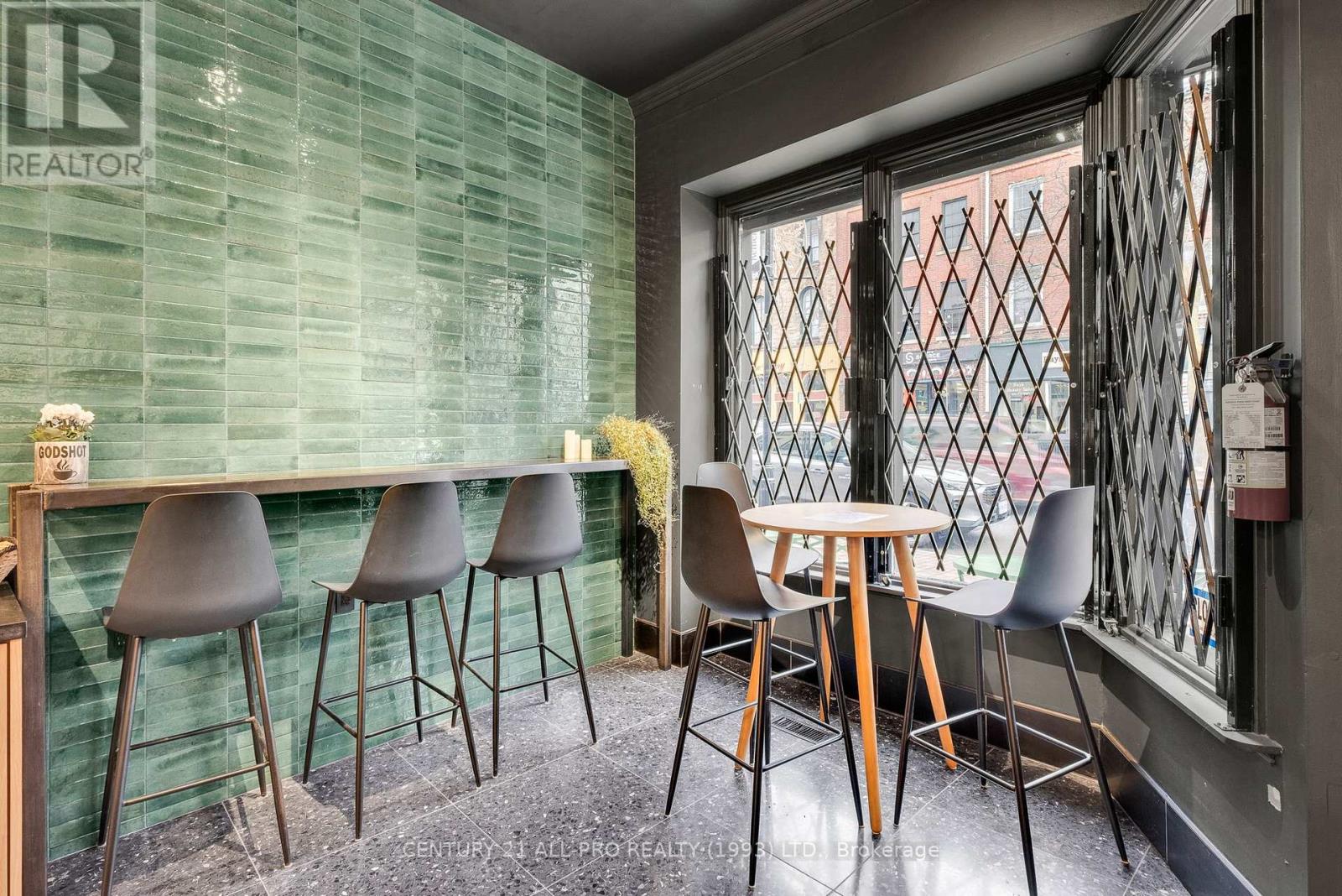 D – 79 KING STREET W