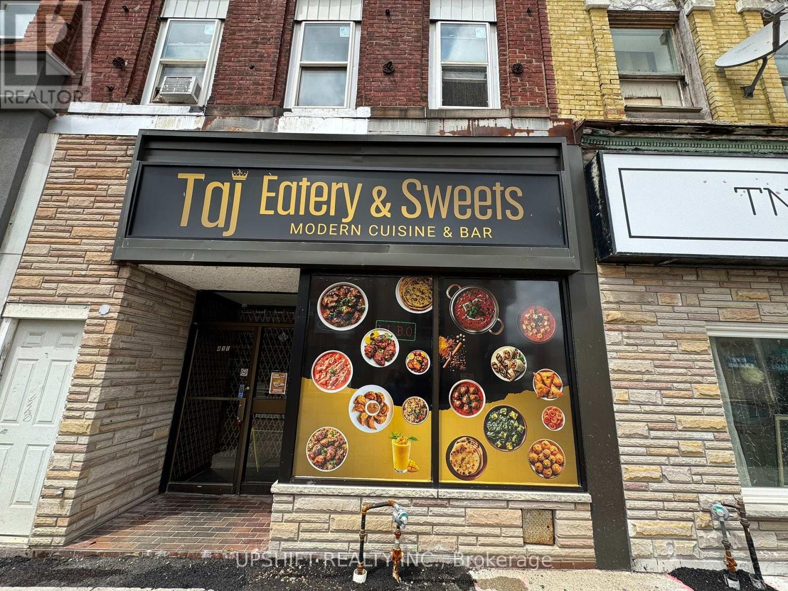 411 DUNDAS STREET