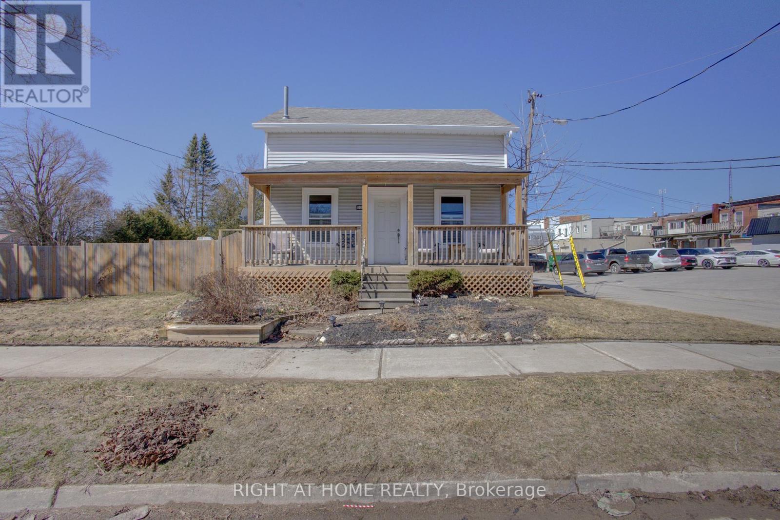 160 VICTORIA STREET