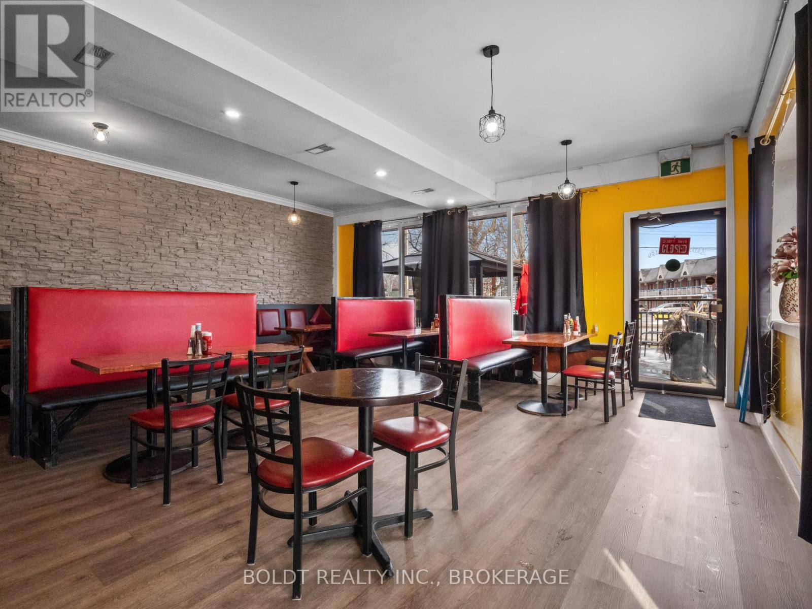 7891 PORTAGE ROAD