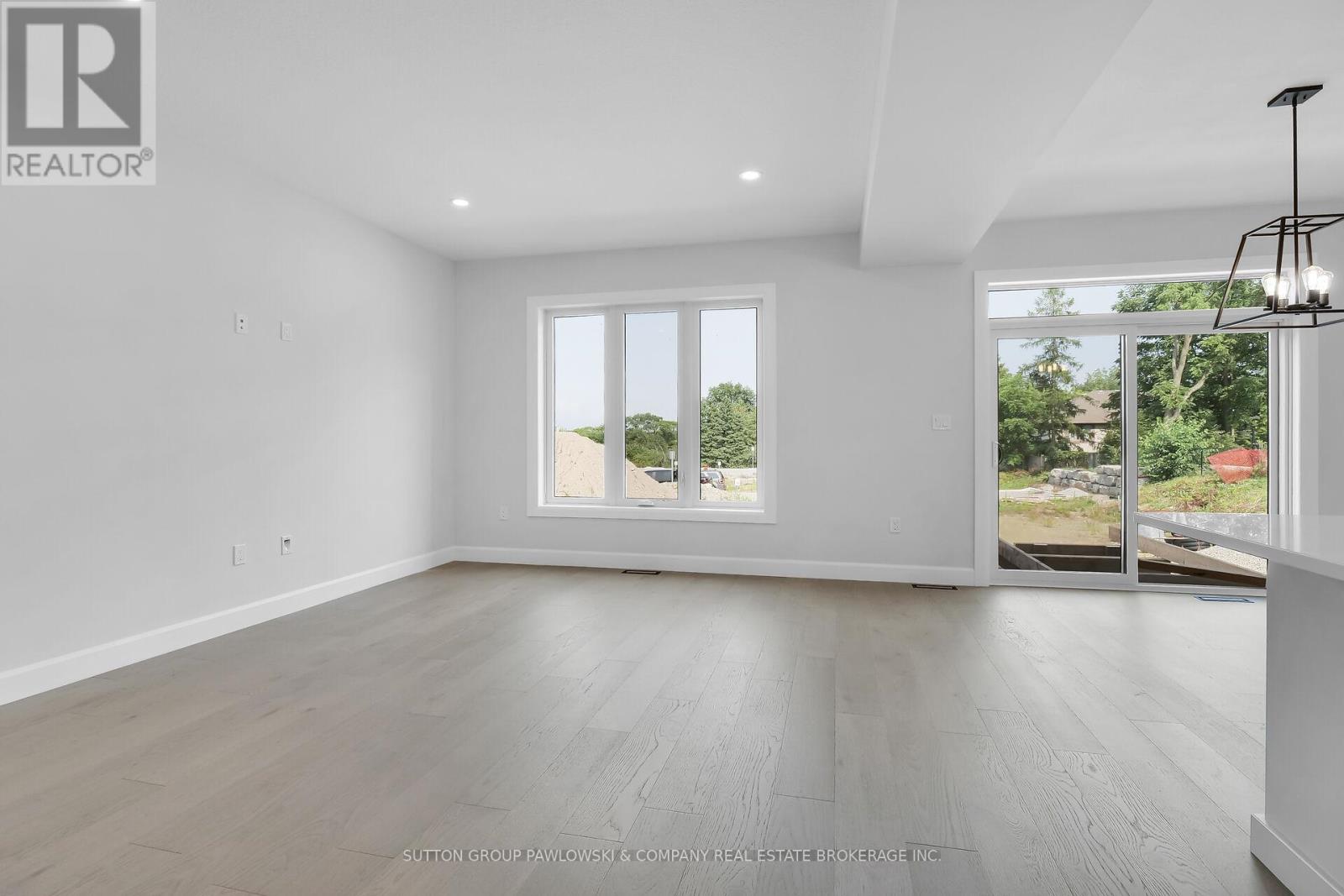 422 OLD WONDERLAND ROAD