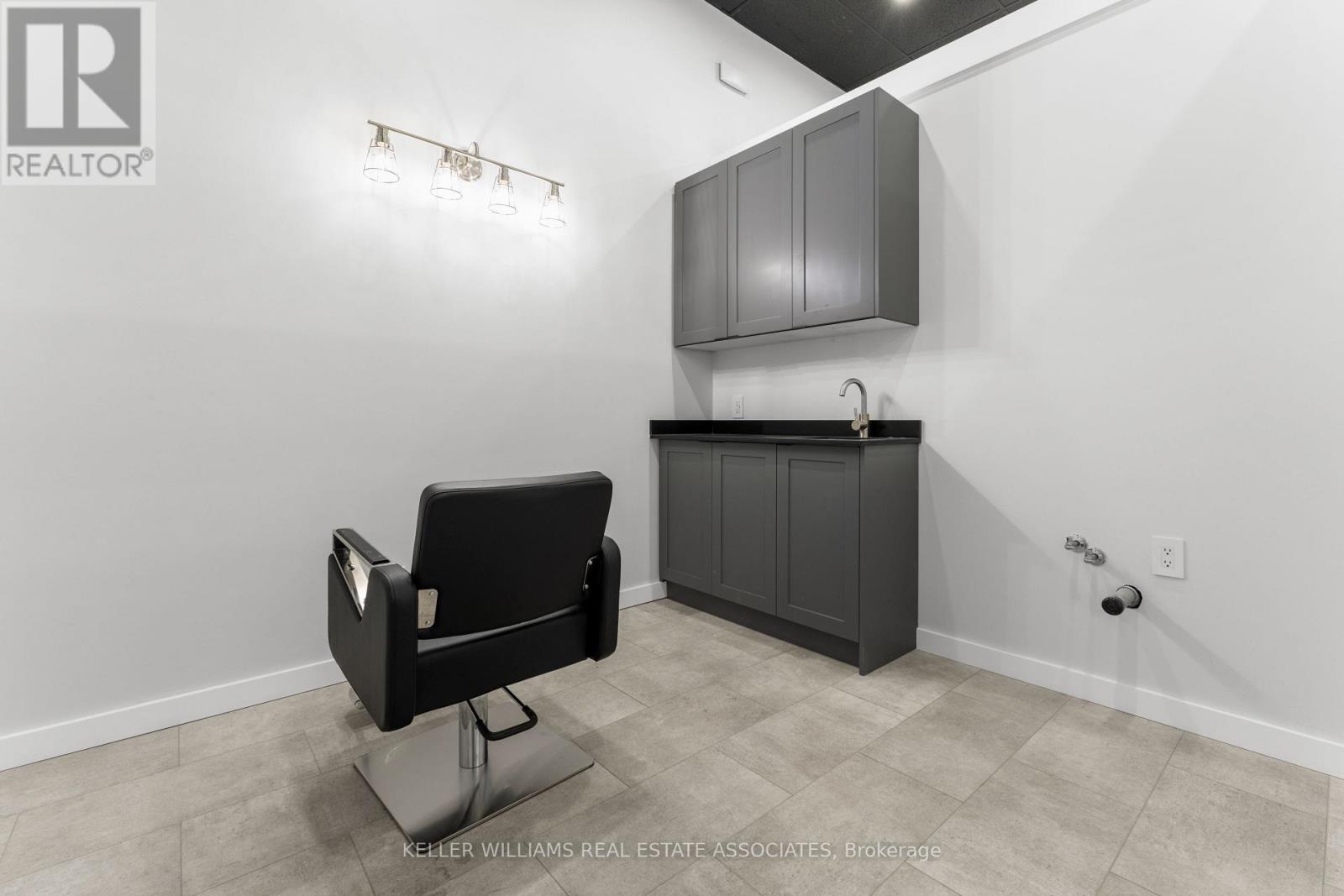 2 – 45 WYNDHAM STREET N