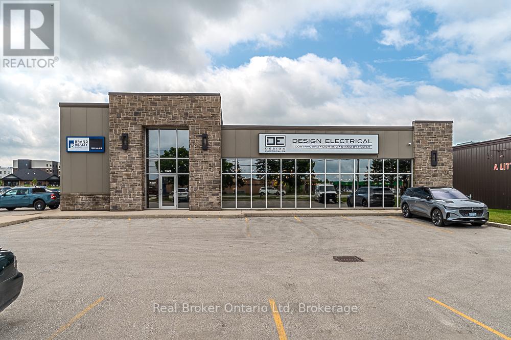 UNIT 2 – 1525 16TH STREET E