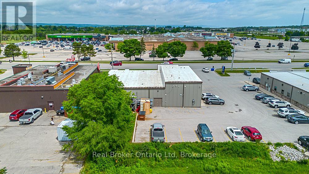 UNIT 2 – 1525 16TH STREET E