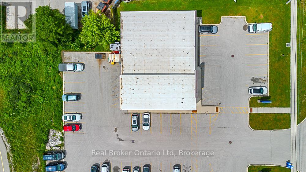 UNIT 2 – 1525 16TH STREET E