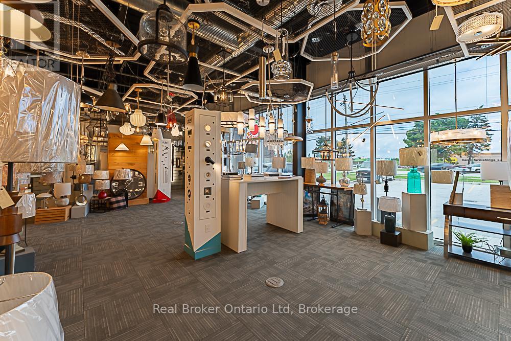 UNIT 2 – 1525 16TH STREET E