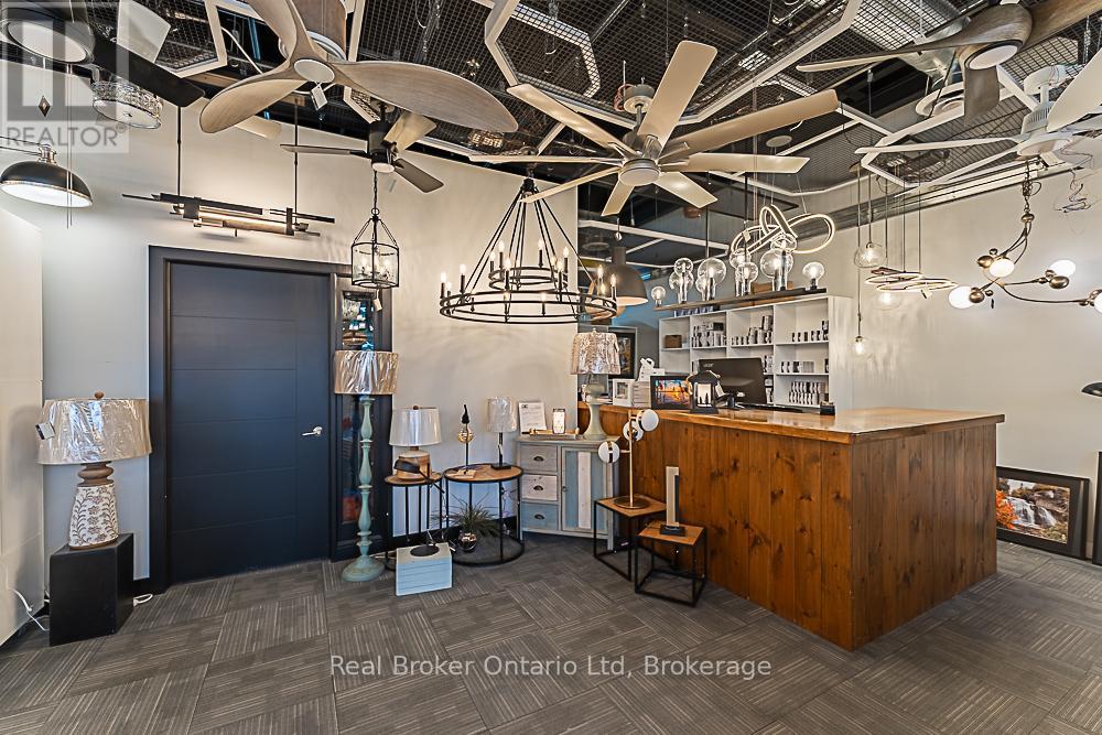 UNIT 2 – 1525 16TH STREET E