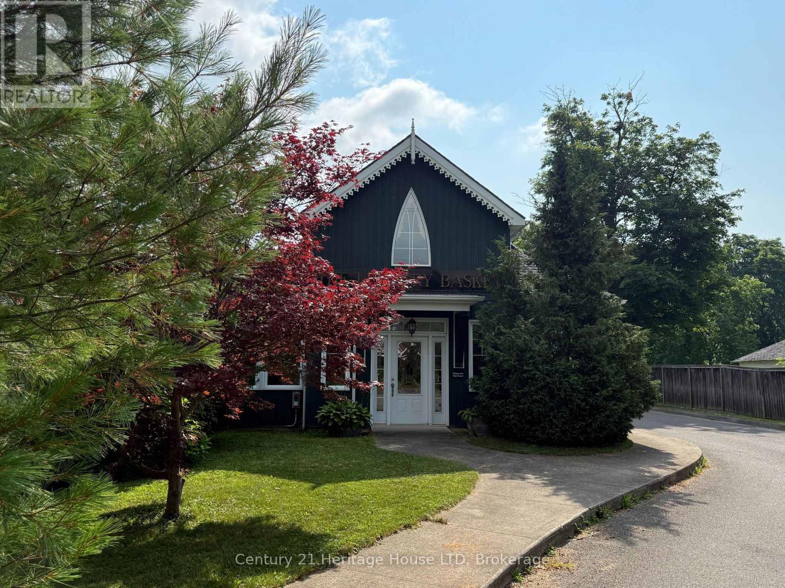 468 RIDGE ROAD N