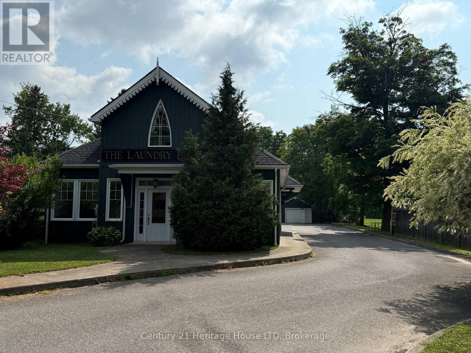 468 RIDGE ROAD N