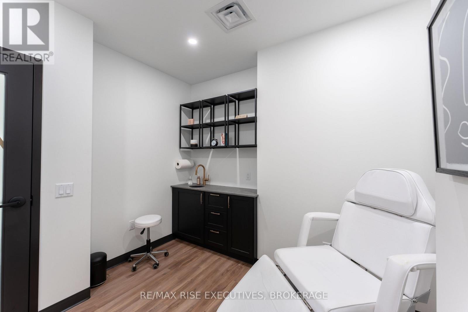 497 CATARAQUI WOODS DRIVE
