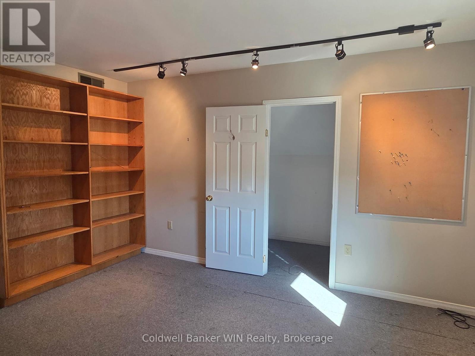 125 FERGUS STREET S
