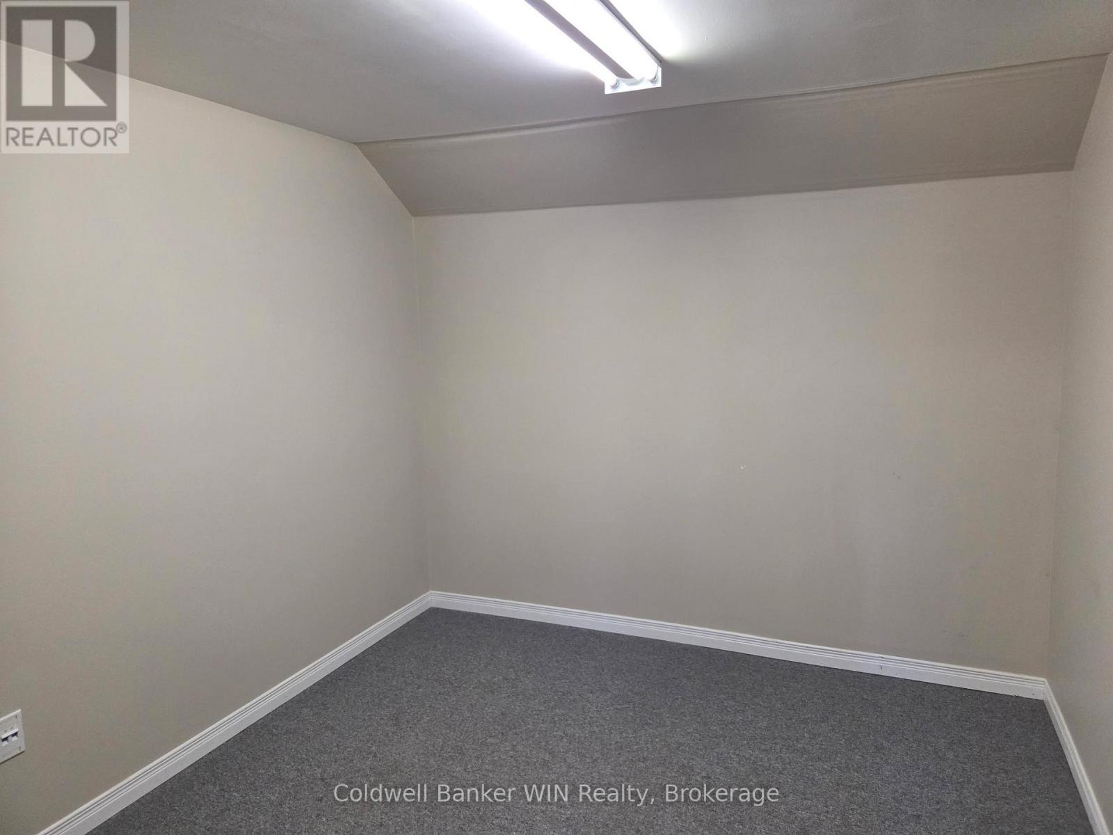 125 FERGUS STREET S